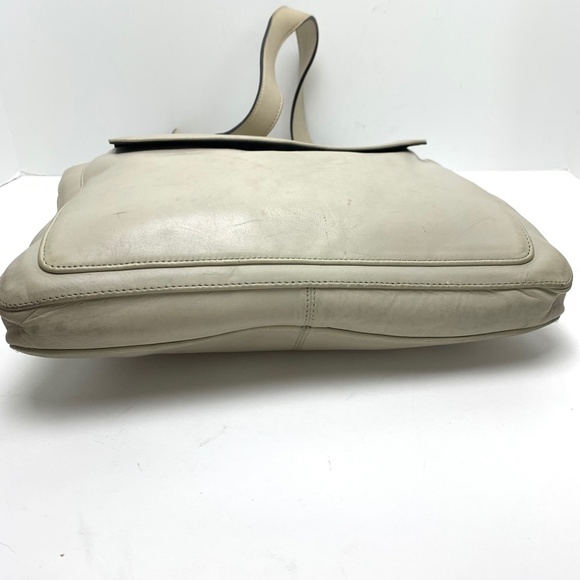 Kenneth Cole New York Ivory Genuine Leather Shoulder Bag Purse Tote Satchel - Picture 3 of 16